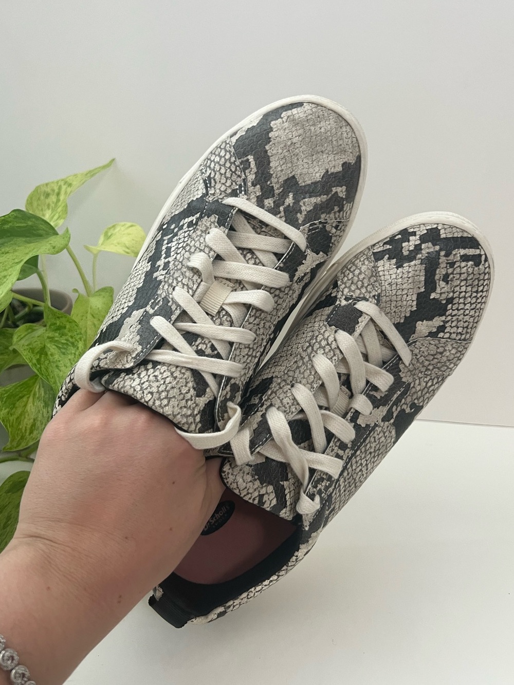 NEW Dr Sholl’s Snakeskin No Bad Vibes Lace Up Sneakers, Size 9 - Picture 7 of 14